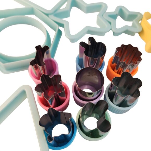 Assorted Cookie Cutters & Decorating Tools Set 50-Piece Stainless Steel & Plasti - Picture 13 of 16